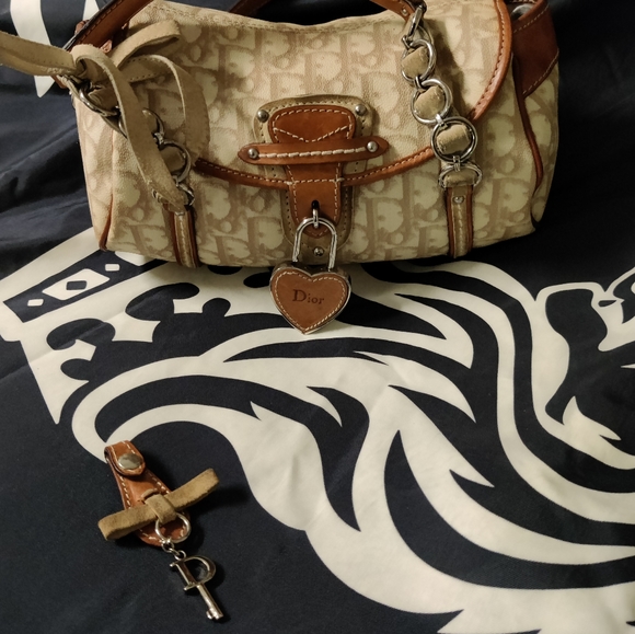 SOLD Christian Dior trotter Romantique Heart Flap Beige baguette - Picture 6 of 7